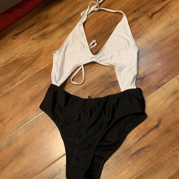 Fashion Nova Bathing Suit!!! - Picture 2 of 6